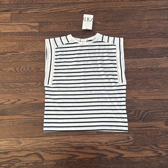 Zara Striped T-Shirt With Tab - Picture 8 of 11